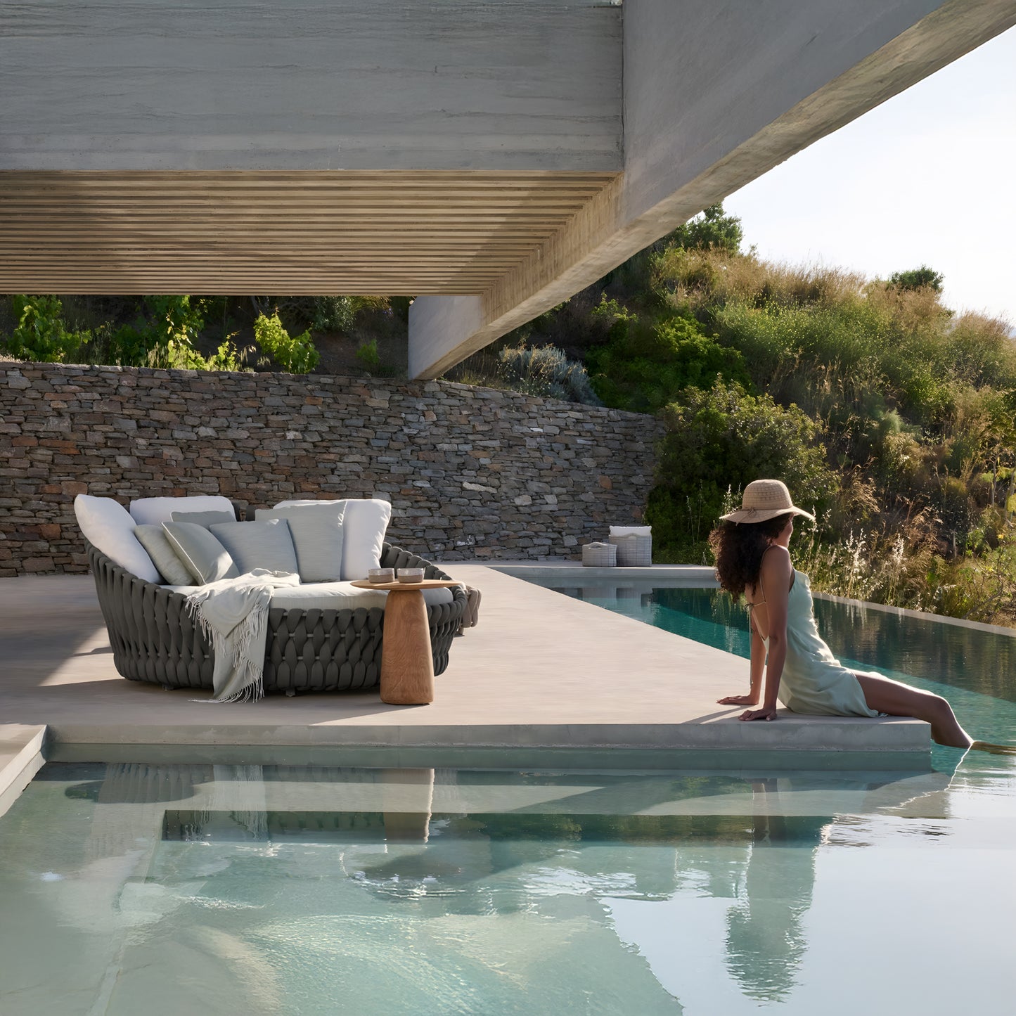 Mediterranea Luxe Lounge