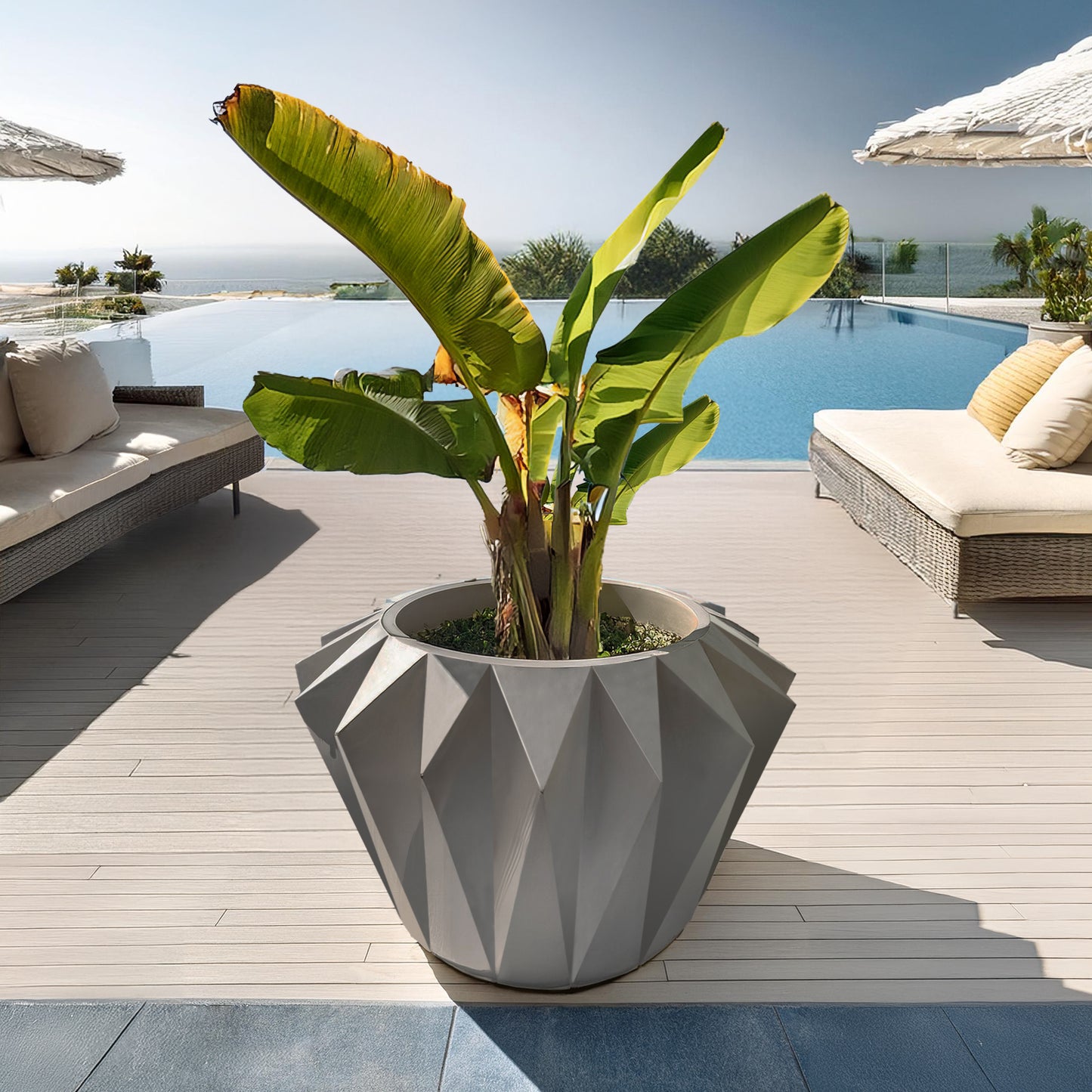 Visione Astratta Elegant Planter